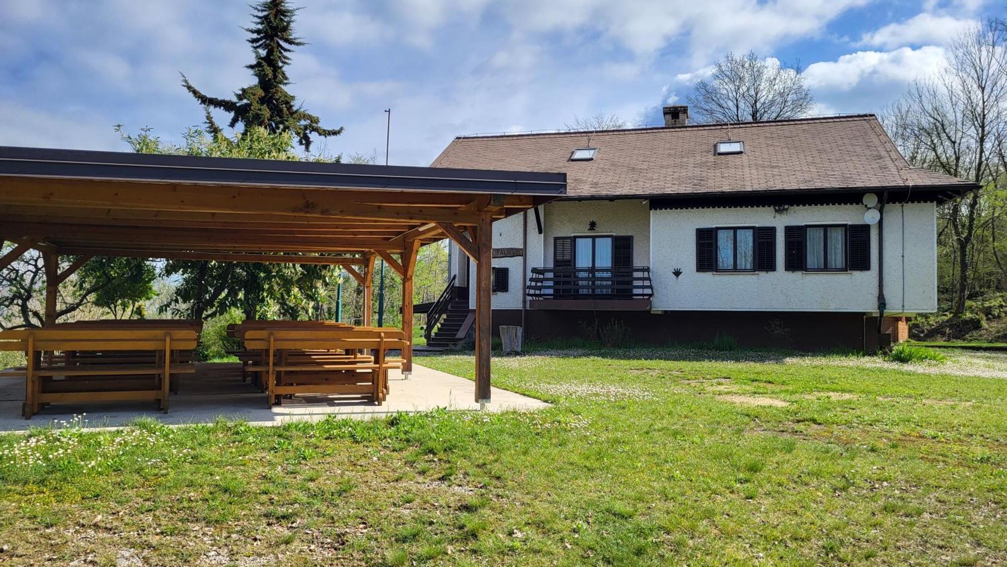 Koca Sredi Gozda Kanal Exterior foto